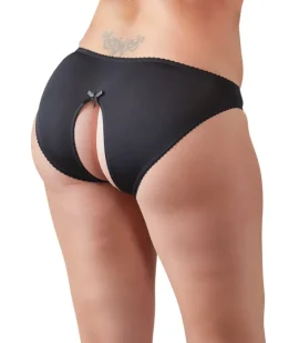 Modelo em fundo neutro vestindo a calcinha aberta preta Rita da Cottelli, vista de trás, destacando o ajuste perfeito ao corpo e o design confortável. (Tamanhos L a 4XL)