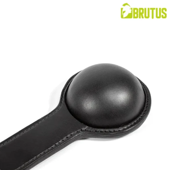 Close-up da cabeça de impacto em meia-esfera revestida a pele premium da ferramenta BRUTUS Ball Buster